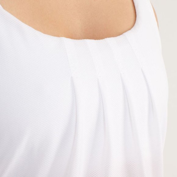 EUC Lululemon Size 4 Flow And Go Tank II White - Picture 4 of 12